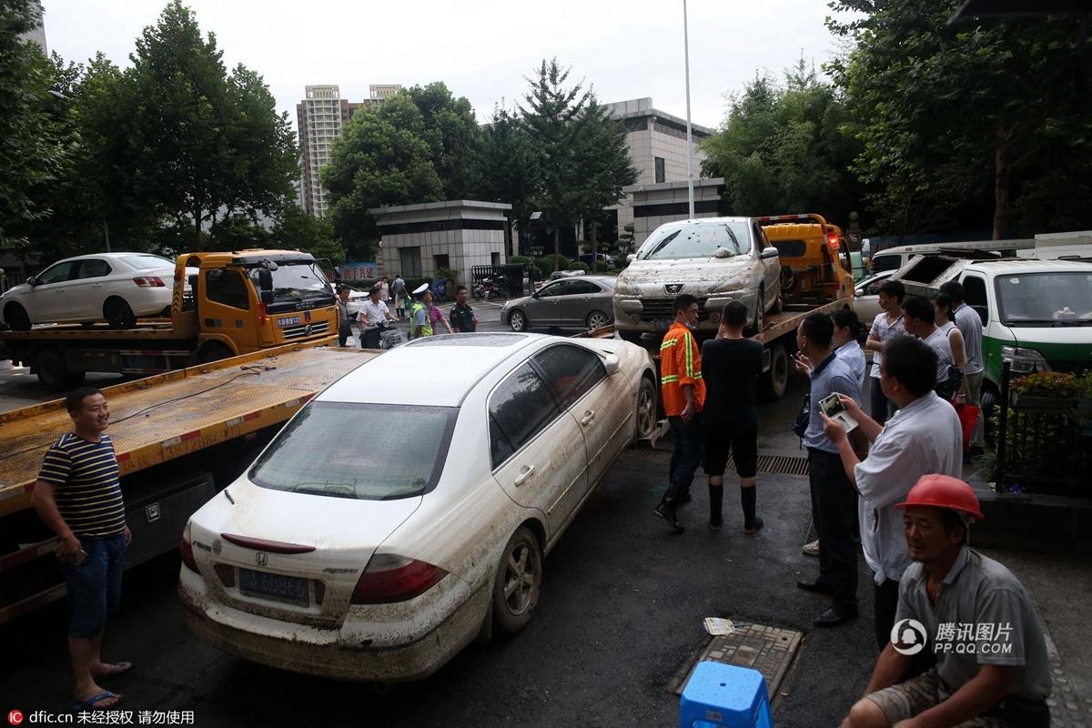 肖涵星空裙熠熠闪耀 锁骨吸睛尽显仙气-太阳成官网(图3) 太阳成官网